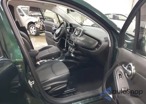 2016 Fiat 500X Trekking z USA, uszkodzony, nr VIN ZFBCFYCTXGP444488